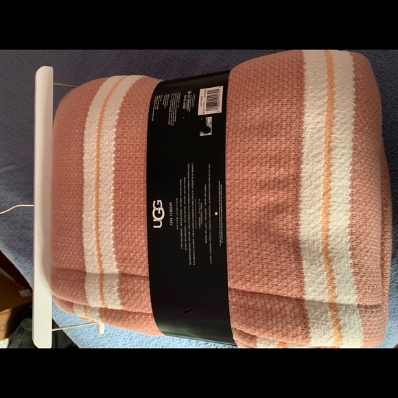 UGG Throw blanket - Picture 5 of 6